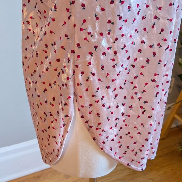 NWOT Lauren Conrad Floral Crushed Velvet Top Roses Valentines Size Small - Picture 5 of 8